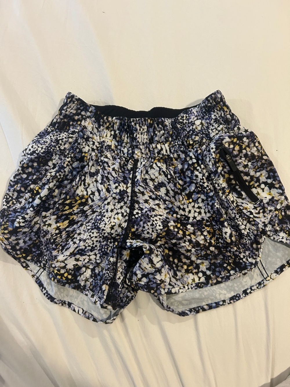 lululemon athletica Black, White & Yellow Floral Athletic Shorts size 6